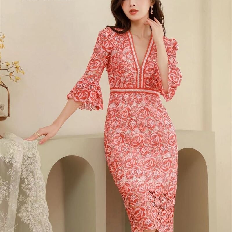 【お値下げ中】ERUKEI レースタイトドレス 赤 ERUKEI 赤 Vネック タイトドレス