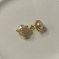 Câline Paris ツイストパールピアス