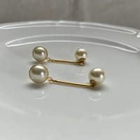 Câline Paris Vintage 揺れるパールスティックピアス
