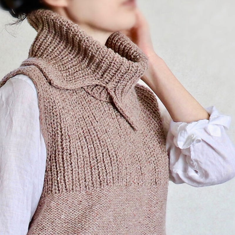 NO.105 ホワホワ毛糸とシェルのホースシューマクラメタペストリー NO