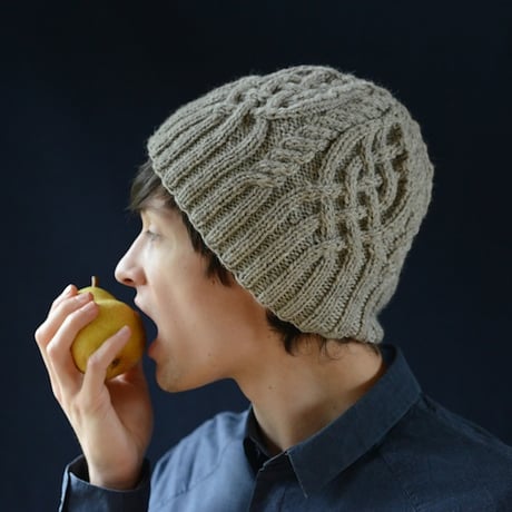 【PDF pattern】En./Arctic Classic cabled hat by Midori Hirose