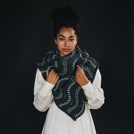 【PDFパターン】Continuous Wave Shawl（点線の入った波模様の三角ショール） by Midori Hirose