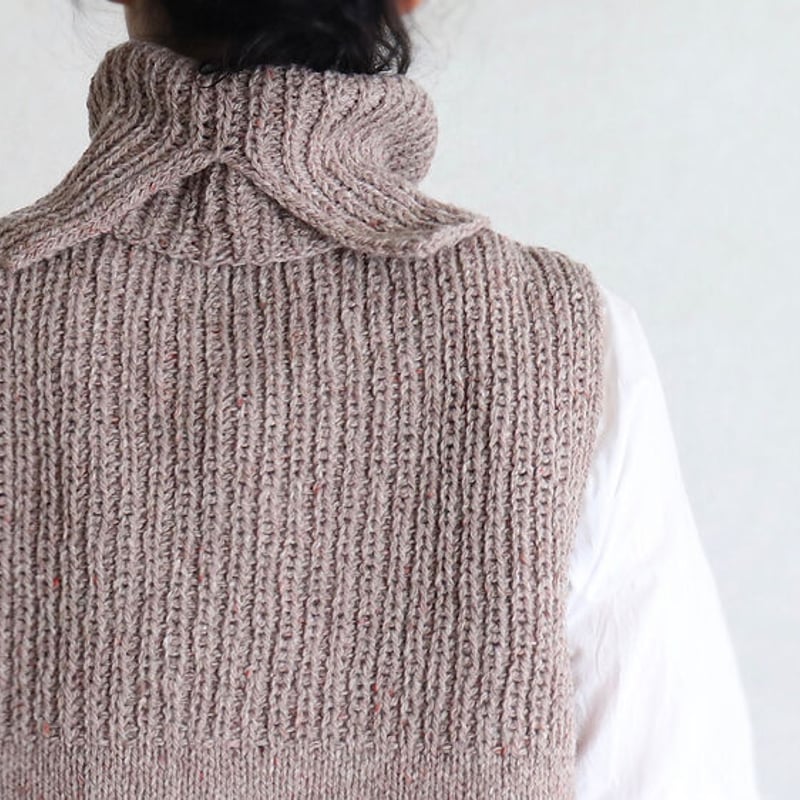 NO.105 ホワホワ毛糸とシェルのホースシューマクラメタペストリー NO.105 ホワホワ毛糸とシェルのホースシューマクラメタペストリー