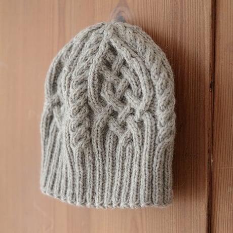 【PDF pattern】En./Arctic Classic cabled hat by Midori Hirose