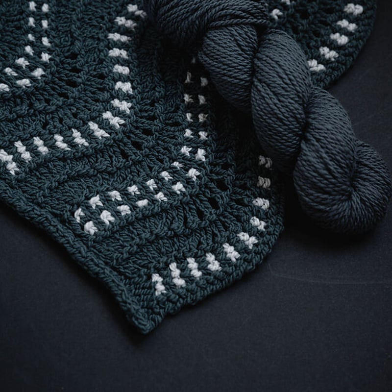 PDFパターン】Continuous Wave Shawl（点線の入った波模様の三角
