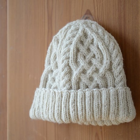 【PDF pattern】En./Arctic Classic cabled hat by Midori Hirose