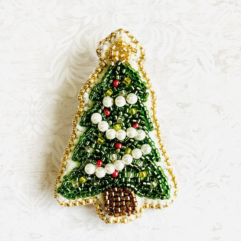 クリスマス☆手刺繍ブローチ／ヘアゴム クリスマスツリー 