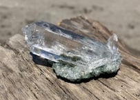 マニハール水晶  ルチル・クローライト インド産