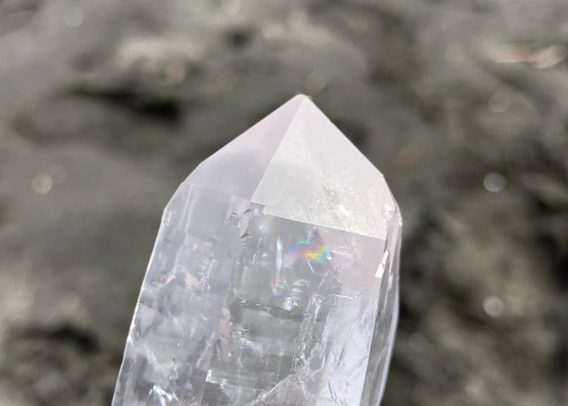 【高透明】レムリアンクォーツ　ブラジル産 ブラジル産 スモーキーレムリアンシードクォーツポイント 1039g