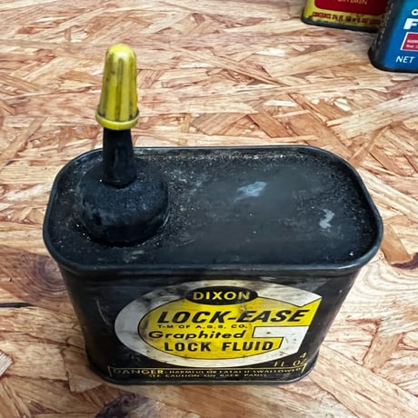 Vintage DIXON LOCK-EASE OIL CAN 16-c-38