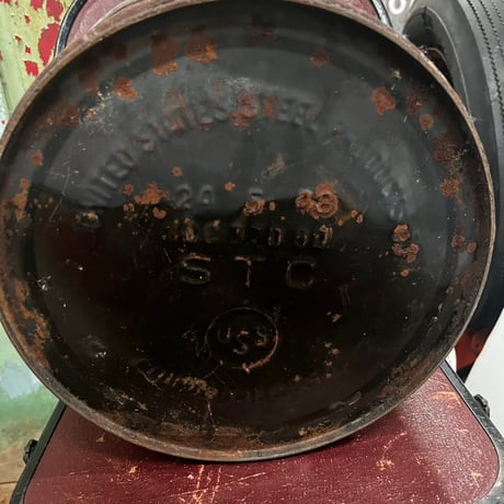 Vintage Standard OIL CAN 19-322