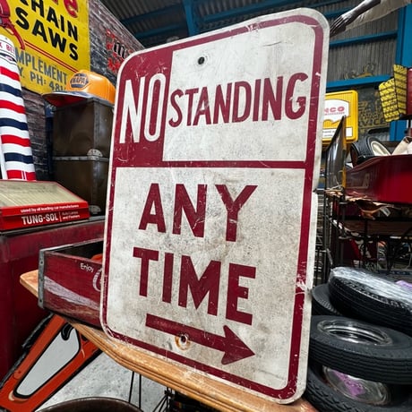 ヴィンテージ　ロードサイン　NO PARKING ANY TIME 18-81-45