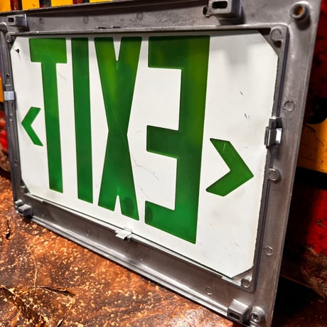 vintage EXIT 看板　19-378