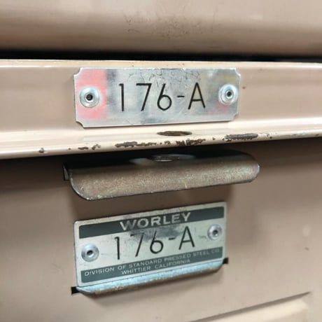 [02] WORLEY社 ヴィンテージ ス チールバスケットロッカー