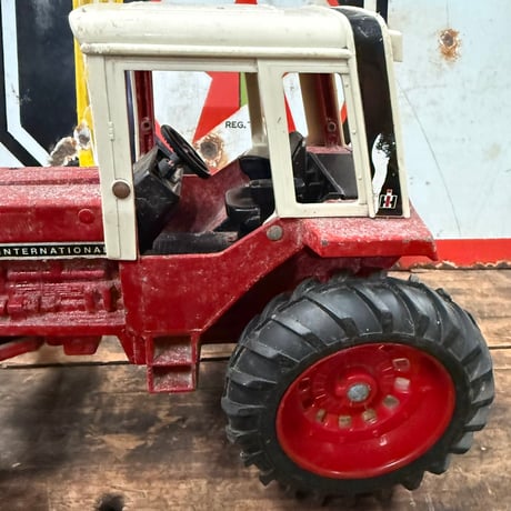 Vintage INTERNATIONAL HARVESTER 鉄製トラクター 21-209-2