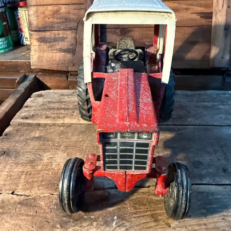 Vintage INTERNATIONAL HARVESTER 鉄製トラクター 21-209-1