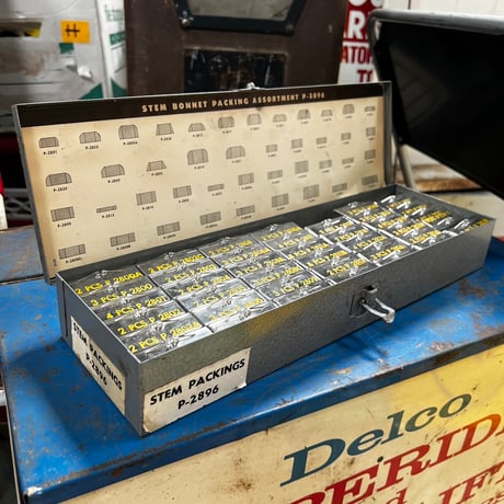 Vintage steel case 17-179