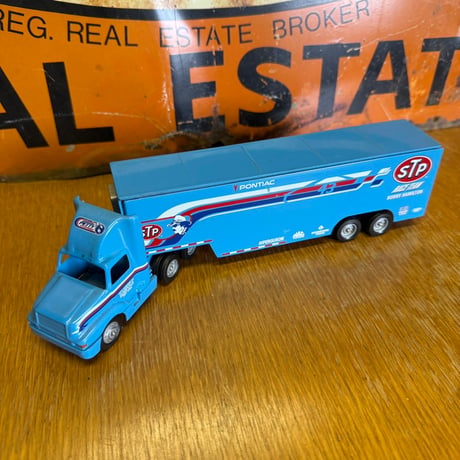 Vintage STP トレーラー ミニカー 8-122