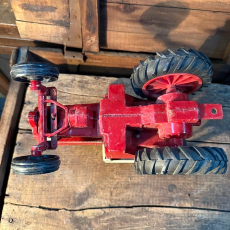 Vintage INTERNATIONAL HARVESTER 鉄製トラクター 21-209-1