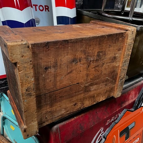 Vintage Wooden box SEARCHLIGHT MATCHES 19-393-1