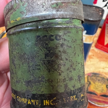Vintage WYNN'S TOP OIL CAN 16-c-57