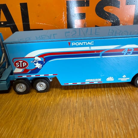 Vintage STP トレーラー ミニカー 8-122