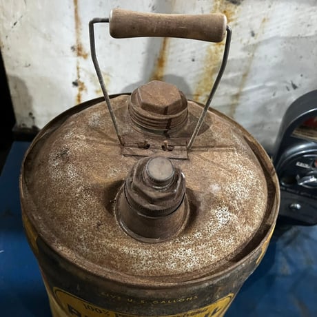 Vintage PENNZOIL OIL CAN 19-158