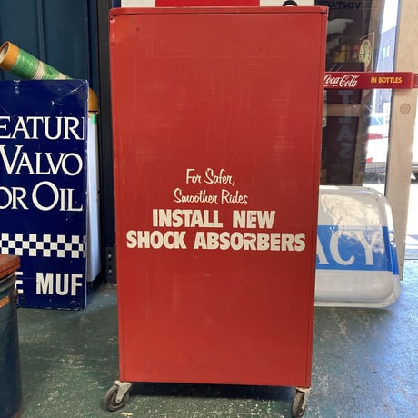 NEW SHOCK ABSORBERS　ヴィンテージ　キャビネット　15-301