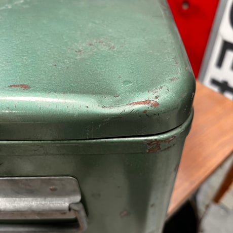 Vintage Coleman cooler box 18-258