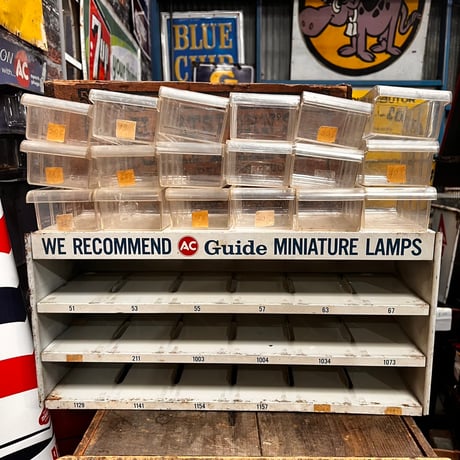 Vintage AC Guide Miniature Lamps DISPLAY Cabinet 19-217