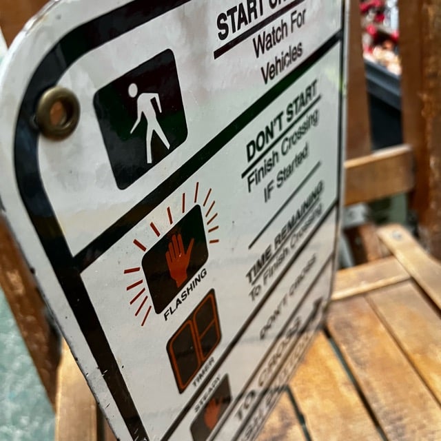 本物 信号機 用 押しボタン式プレート 看板 道路標識 Vintage 信号機 歩行者用 押しボタン 看板 17-289 | BigBear Onli