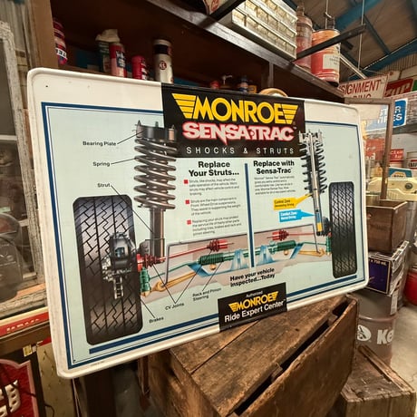 Vintage MONROE “Sensa-Trac” SHOCKS＆STRUTS  エンボス加工 ディスプレイサイン  20-73