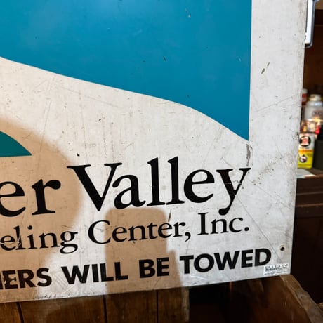 Vintage PARKING FOR River Valley ロードサイン