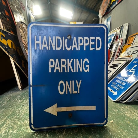 Vintage Handicapped parking only 道路標識 18-22