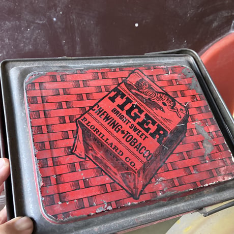TIGER　ヴィンテージ　タバコ缶　11-132-6