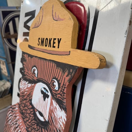 Vintage SMOKEY BEAR 木製看板 21-368