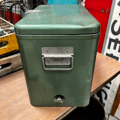 Vintage Coleman cooler box 18-258