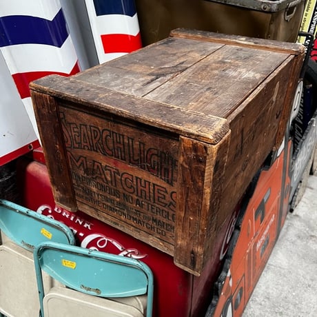 Vintage Wooden box SEARCHLIGHT MATCHES 19-393-1