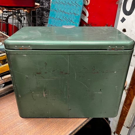 Vintage Coleman cooler box 18-258