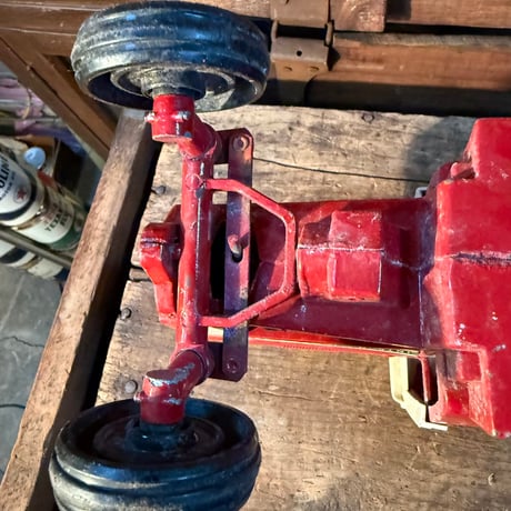 Vintage INTERNATIONAL HARVESTER 鉄製トラクター 21-209-1