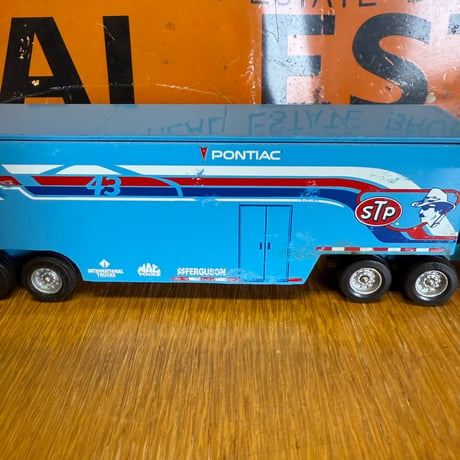 Vintage STP トレーラー ミニカー 8-122