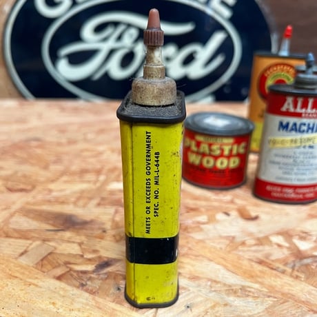 Vintage OIL CAN 16-c-47