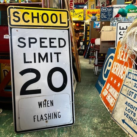 SCHOOL　SPEEDLIMIT　20　ヴィンテージ　ロードサイン　道路標識　(15)311