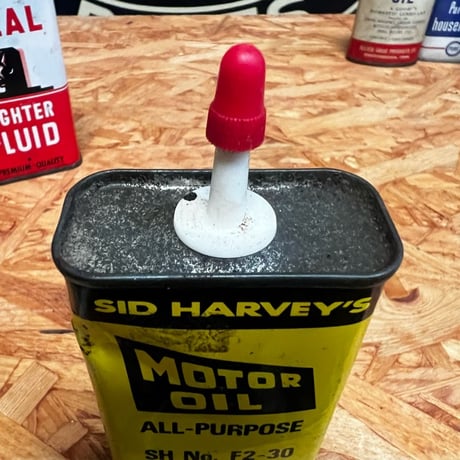 Vintage MOTOR OIL OIL CAN 16-c-51