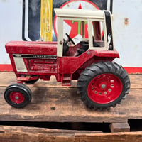 Vintage INTERNATIONAL HARVESTER 鉄製トラクター 21-209-2
