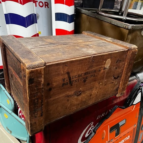 Vintage Wooden box SEARCHLIGHT MATCHES 19-393-1