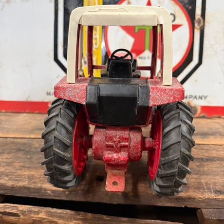 Vintage INTERNATIONAL HARVESTER 鉄製トラクター 21-209-2