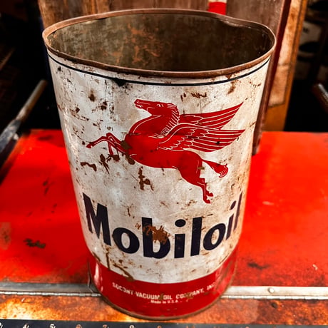 Vintage Mobiloil oilcan 20-384