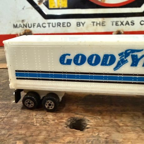 Vintage GOODYEAR  セミトレーラー トイカー 20-428-20