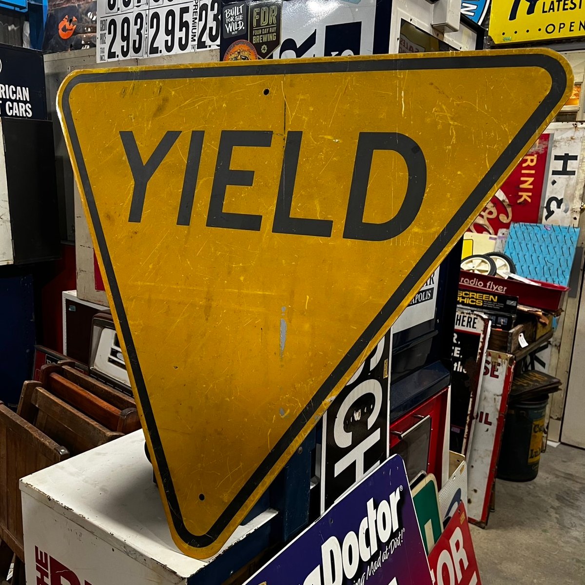 Vintage YIELD SIGN 18-227-13 | BigBear Online S